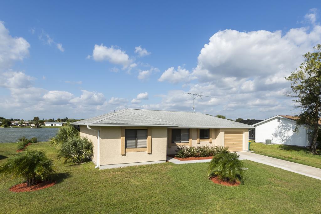 Lilsis By The Lake Port Charlotte Exterior foto
