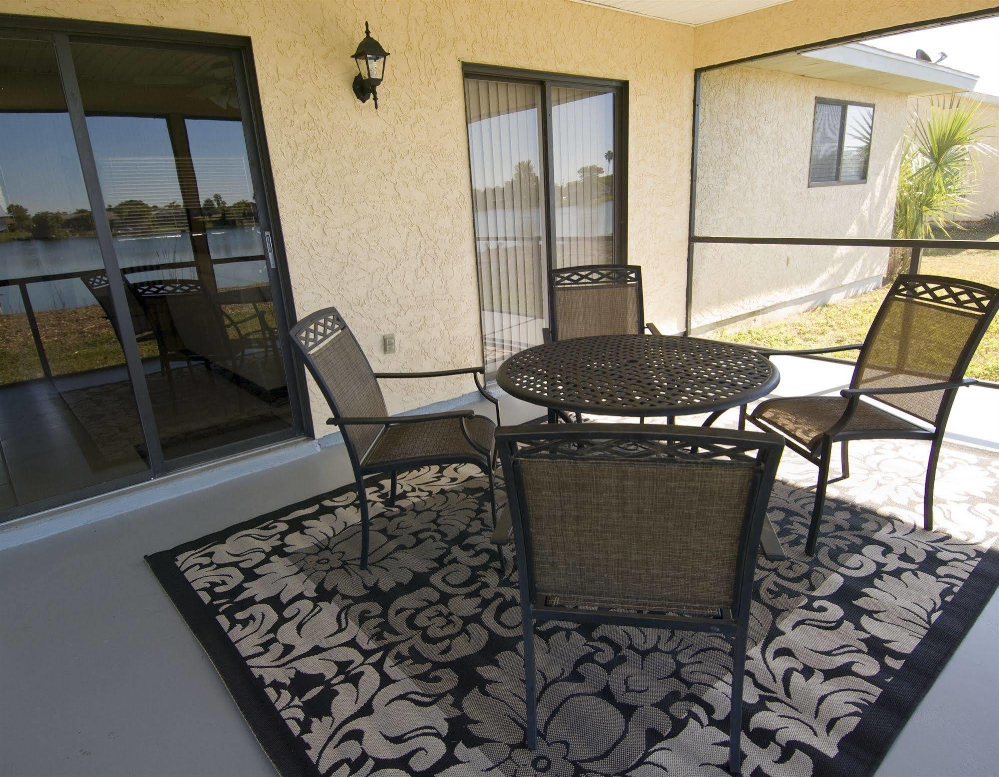 Lilsis By The Lake Port Charlotte Exterior foto