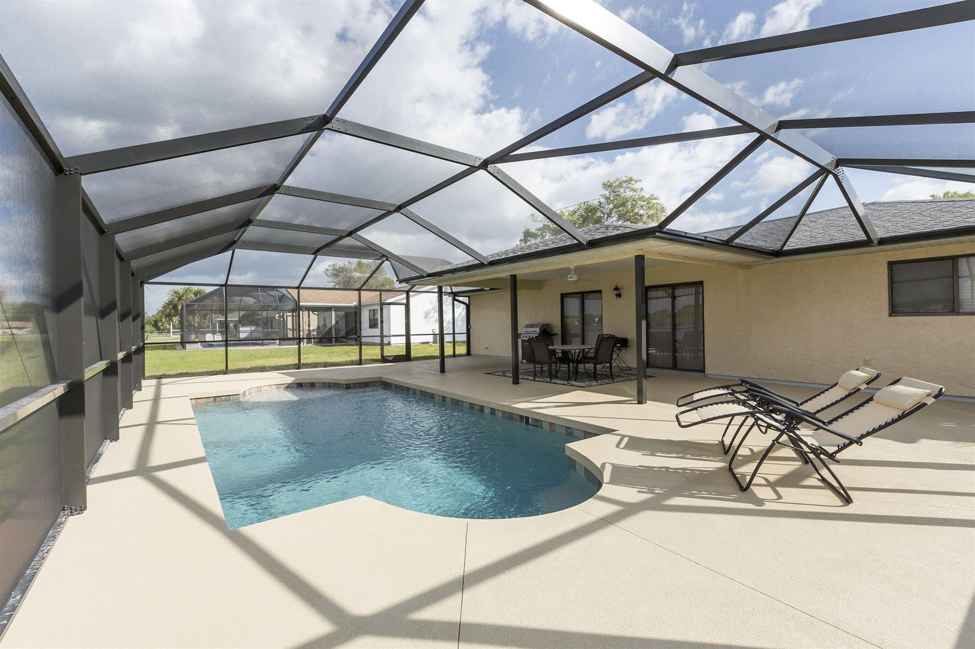 Lilsis By The Lake Port Charlotte Exterior foto